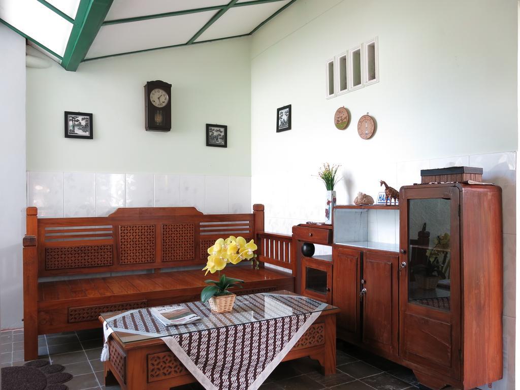 Pamularsih Homestay Yogyakarta Exterior foto