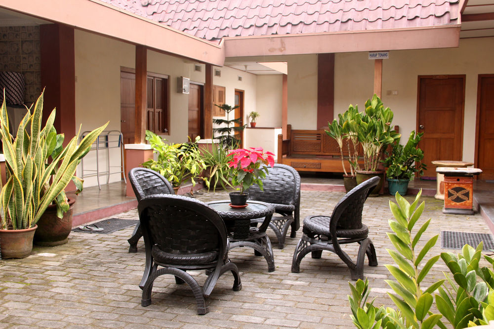 Pamularsih Homestay Yogyakarta Exterior foto