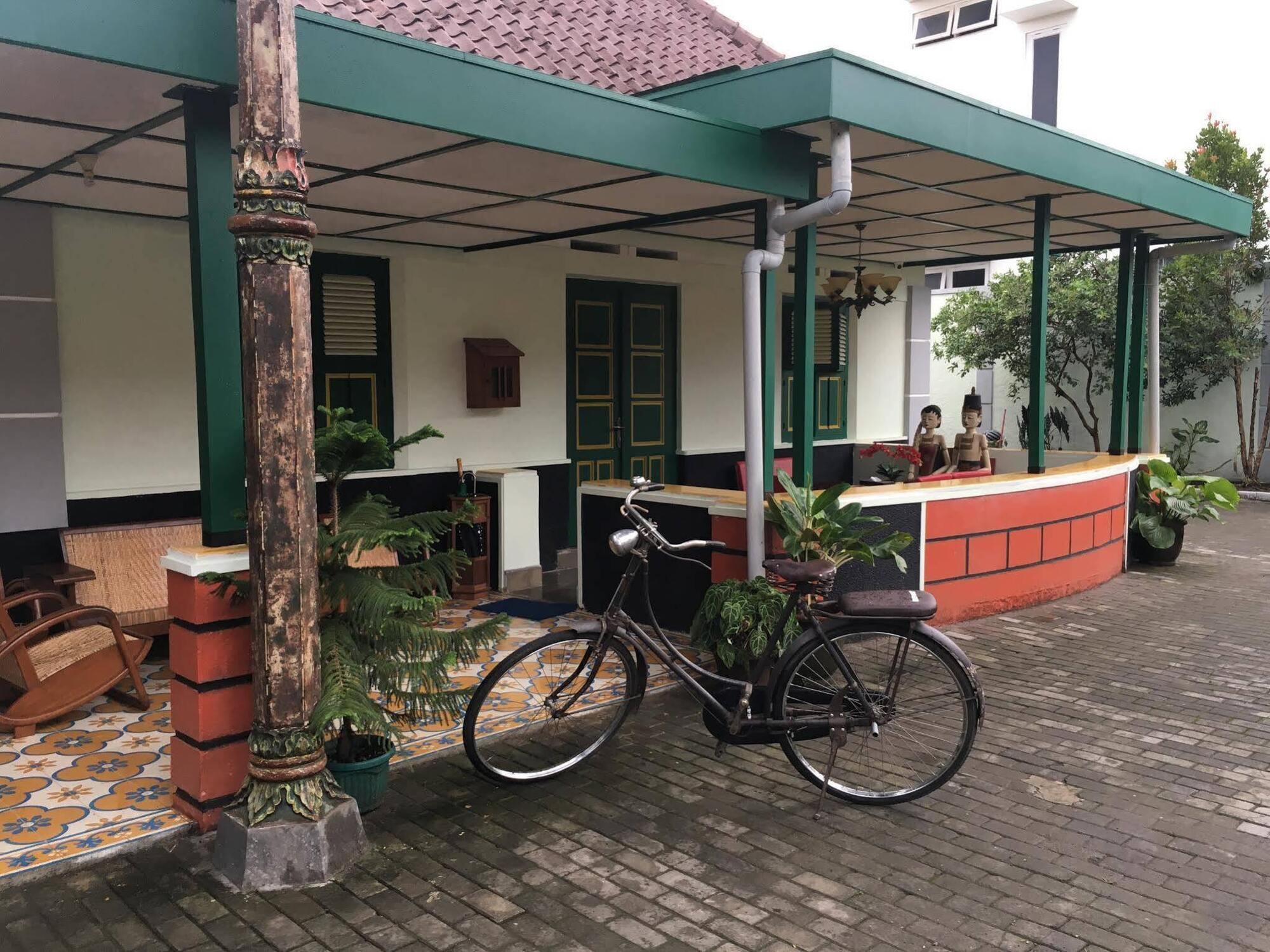 Pamularsih Homestay Yogyakarta Exterior foto