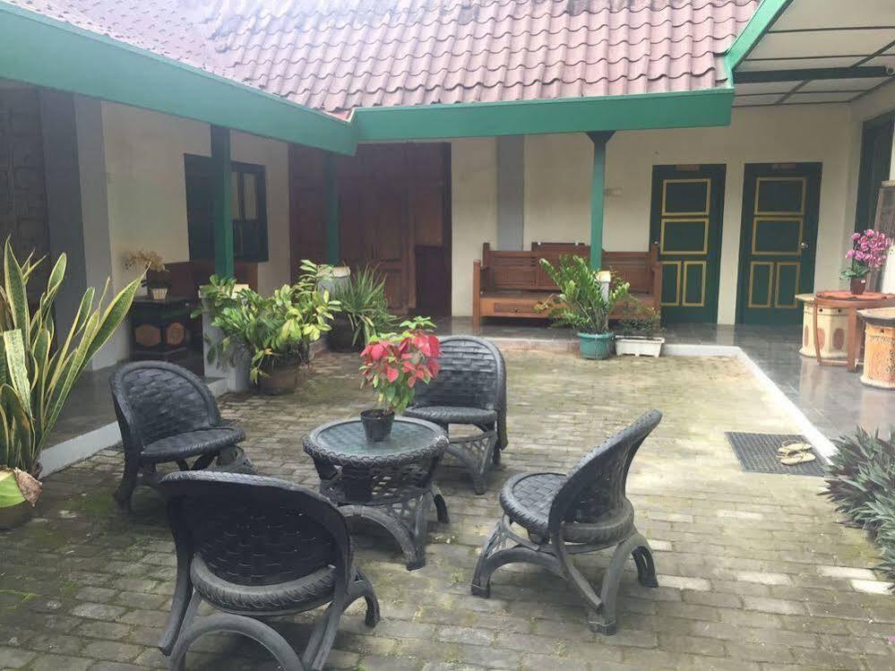 Pamularsih Homestay Yogyakarta Exterior foto