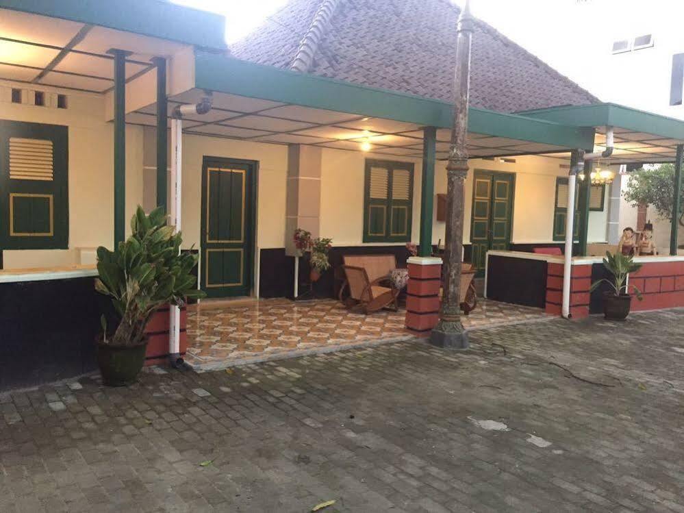 Pamularsih Homestay Yogyakarta Exterior foto